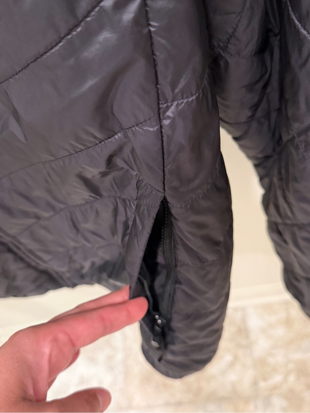 Patagonia Black Quilted Jacket with Subtle Logo - Picture 5 of 5